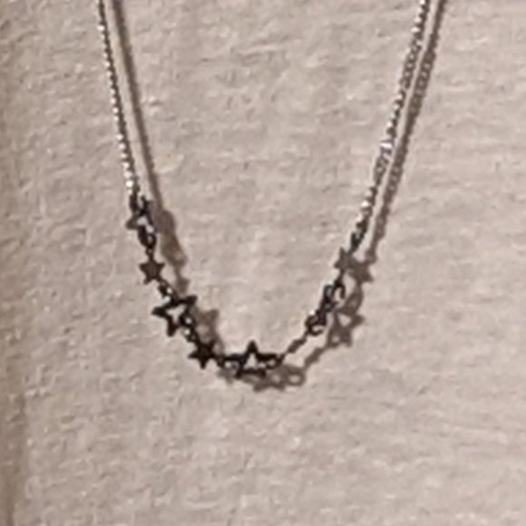 Simply Vera Wang 3-Layer Necklace with Stars NWT - Picture 2 of 12